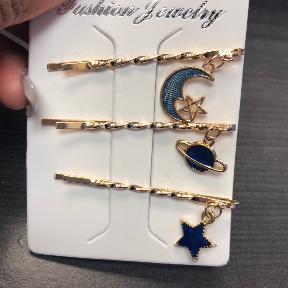 🌎Galaxy Hair pin Set🌎 - Picture 4 of 5
